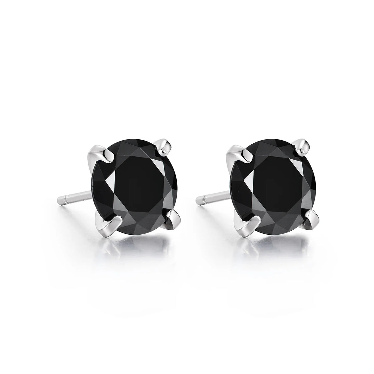 Black stone sterling silver four prong setting detail